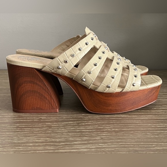 Vince Camuto Platform‎ Studded Sandals 8 - Picture 3 of 13